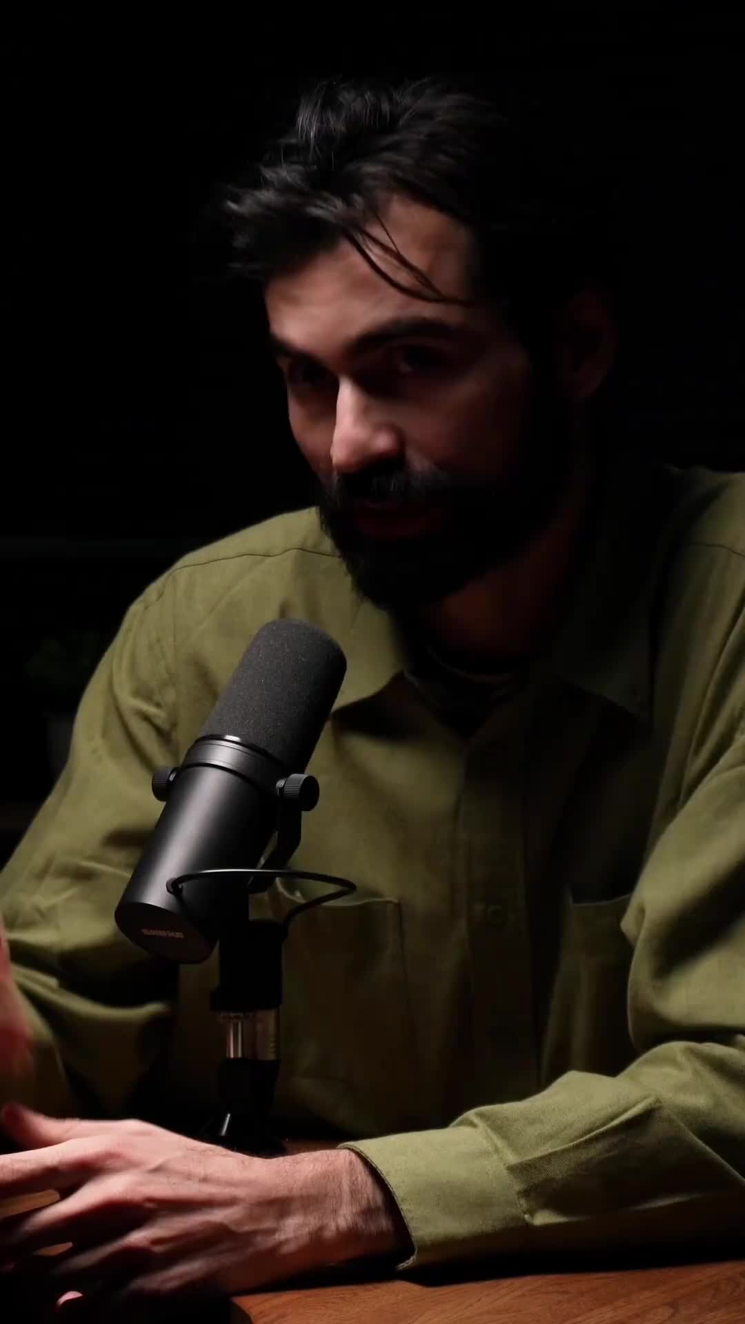 1 свидание алена швец. алёна швец весна. свадебная фотосессия в сиреневом саду. свидание последней весны я плачу песня. алёна швец первое свидание обложка.