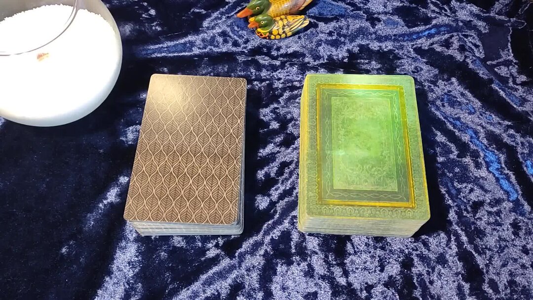 несправедливо. далекий и родной. чем дальше тем ближе песня. чем дальше тем роднее картинки. чем дальше в лес тем ближе вылез шутка.