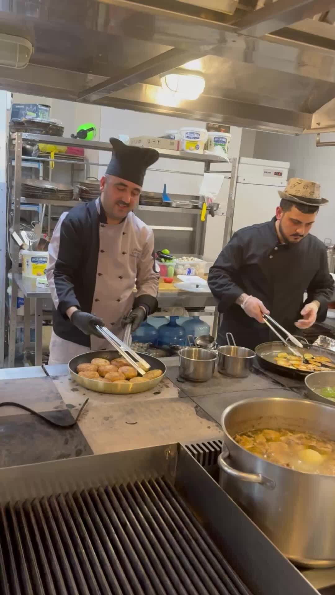 Песни 30-40 годов. Джаред лето 30 секунд до марса. Группа thirty seconds to mars джаред лето. Рок группа 30 секунд до марса. Песни 30-40 годов.