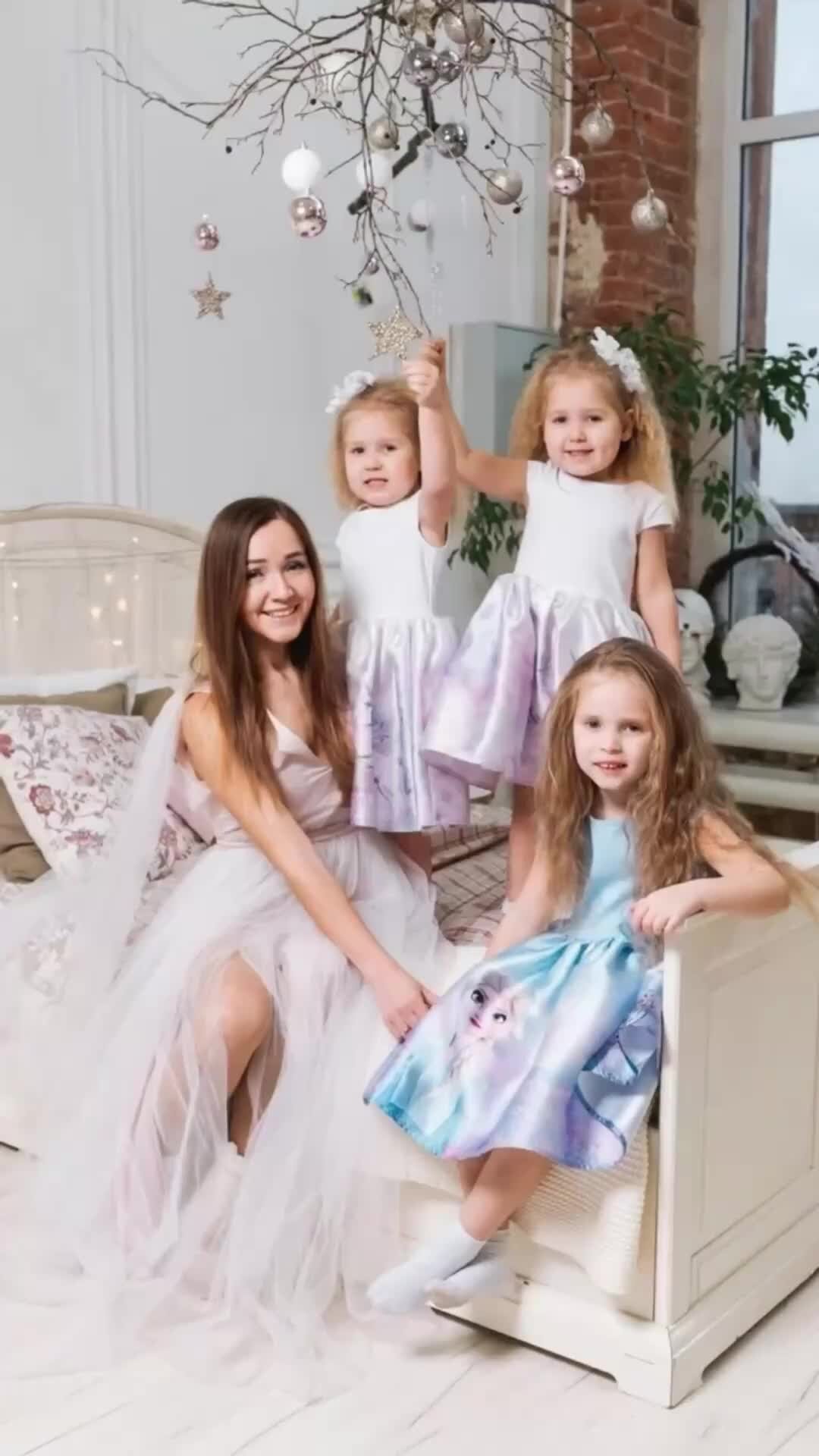 3 дочки видео. 3 Дочки. Фотосессия с тремя дочками. Три дочери. Фото 3 дочери.