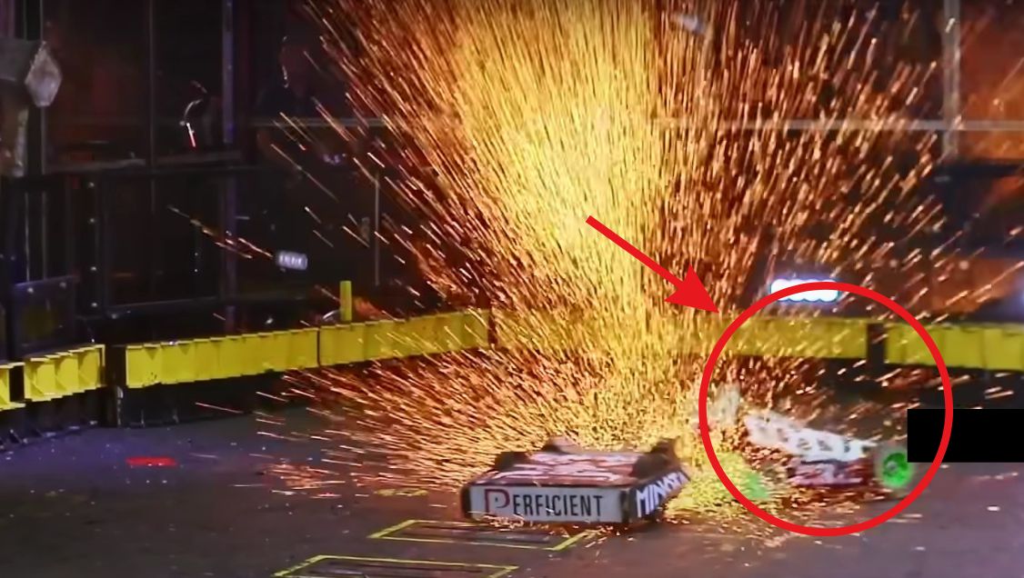 Игра битва на тачках. Гонки на выживание demolition derby. Включи битва тачек. Тачки 3 гонка. Игрушки drive ahead.