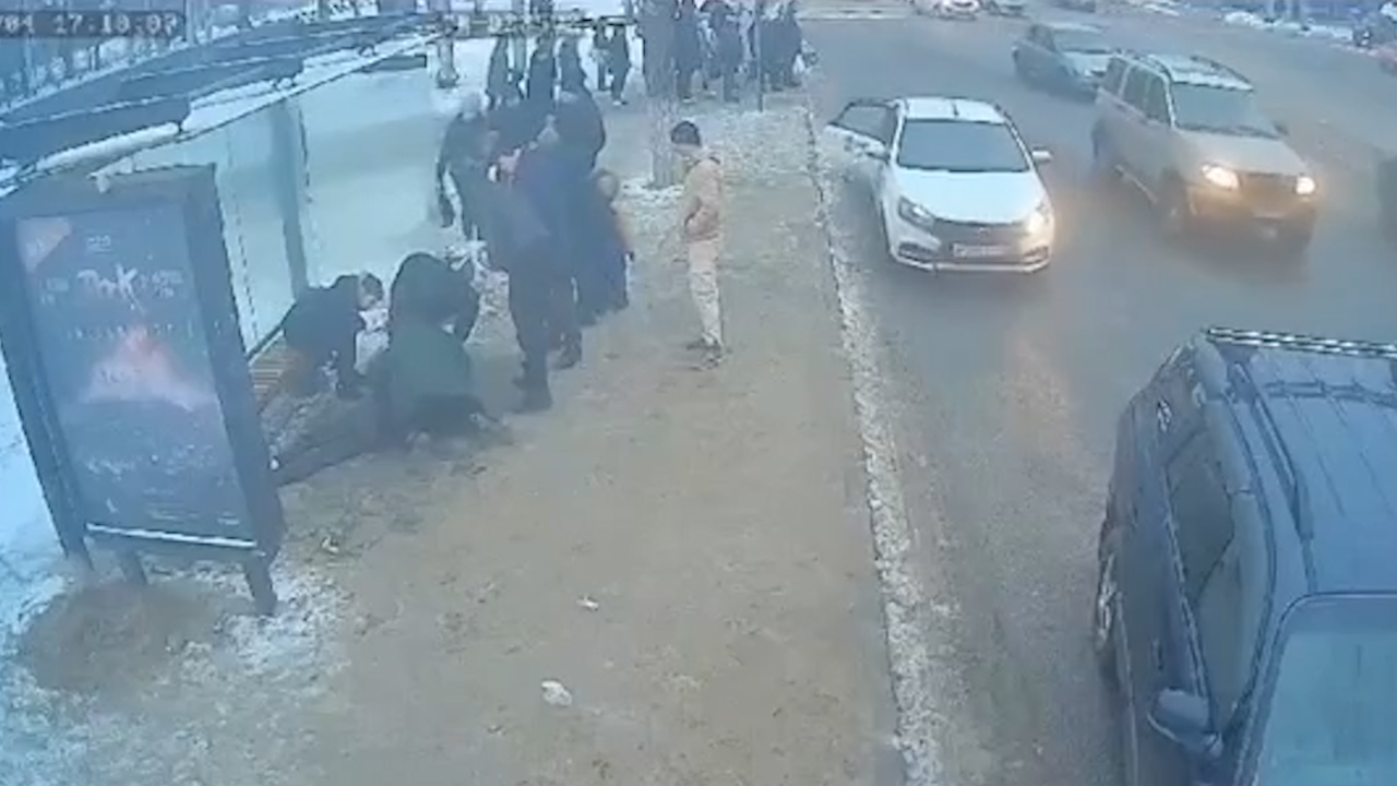 спутник упал на землю. упавший спутник. спутник упал на землю. спутник упал на землю. спутник упал на землю.