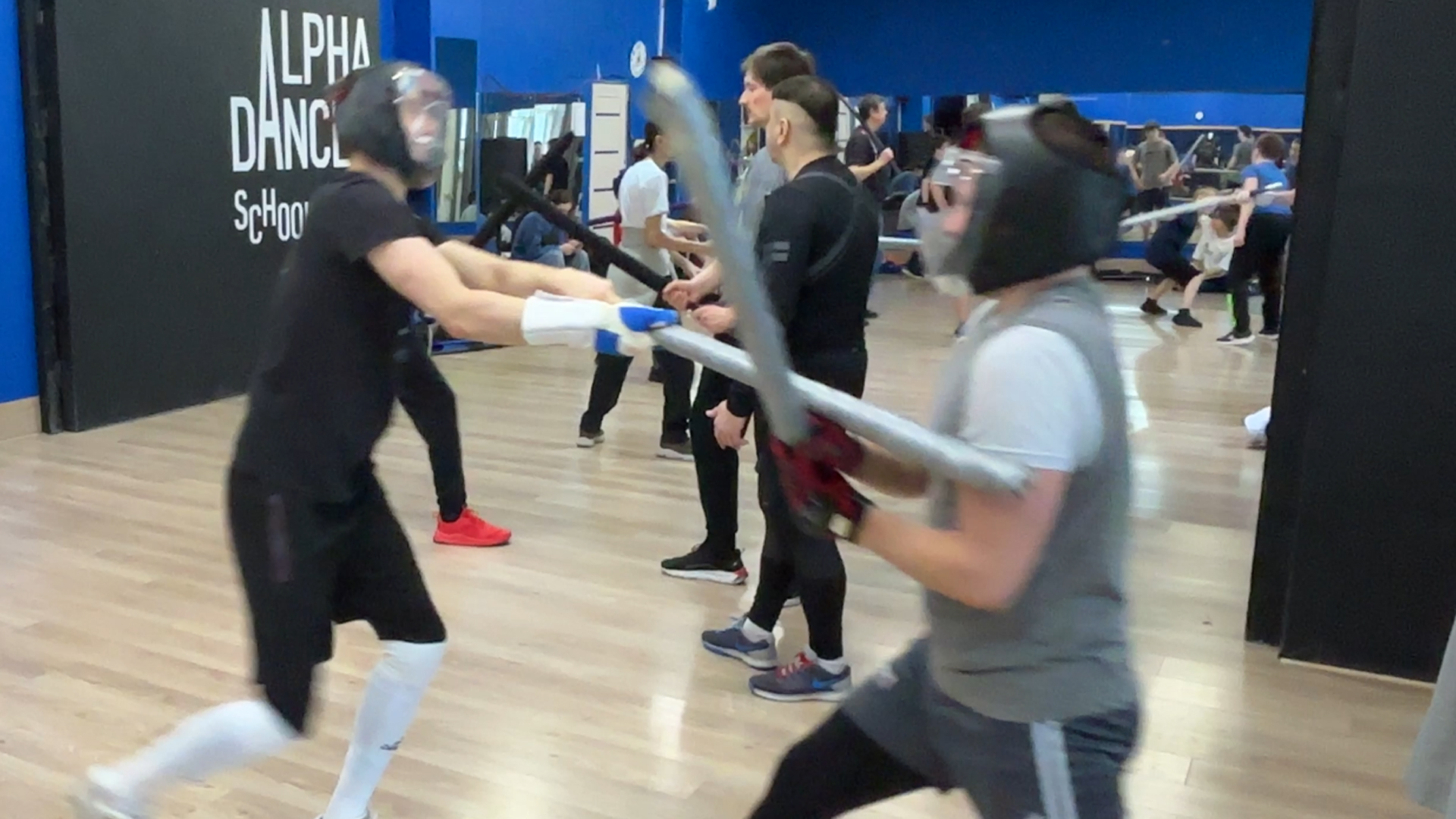 И используется в разнообразных. И используется в разнообразных. Производство пластмасс. Продукция из пвх. Предметы из пластика.