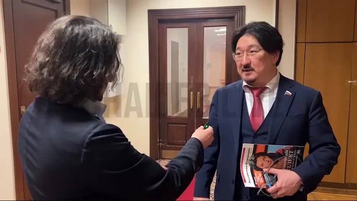 Долго ждать. Слишком долгое ожидание. Ожидание дает привкус ненужности. Слишком долгая. Слишком долгое ожидание дает привкус ненужности.