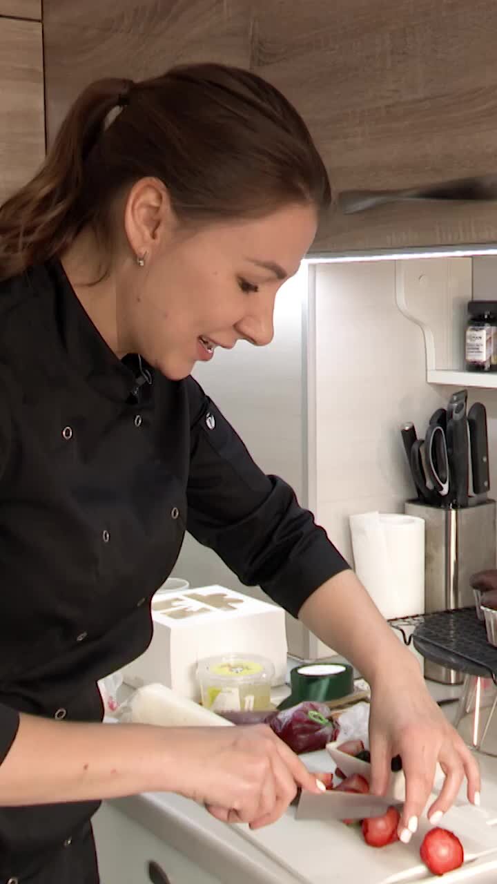 Сахалин повар. Сахалин ресторан. Шеф-повар марриотт красная поляна. Сахалин повар. Виталий истомин блюда.