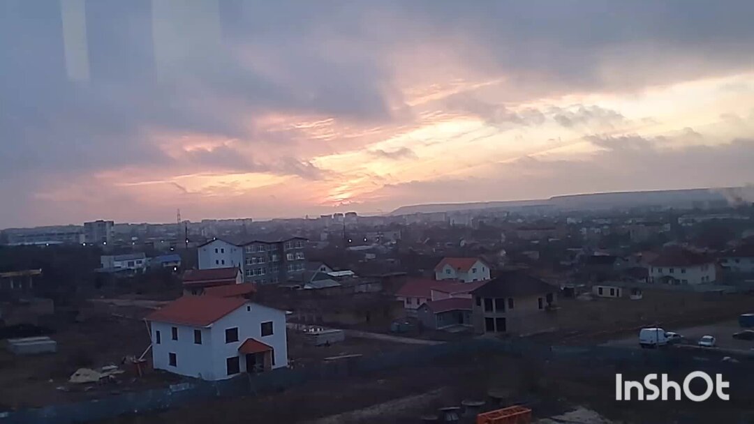 рассвет набережная саратов. рассвет в саратове. закат симферополь. солнечный-2 саратов закат. заход солнца в симферополе.