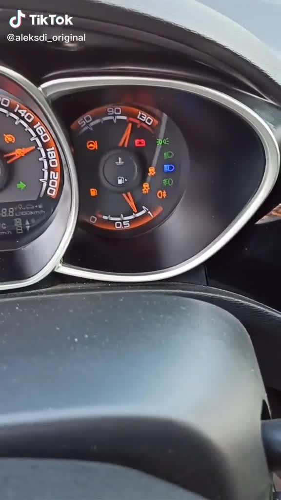 система охлаждения ваз ваз 2115. двигатель нагрелся. движок перегрелся. закипевший автомобиль. какая причина машина греется.