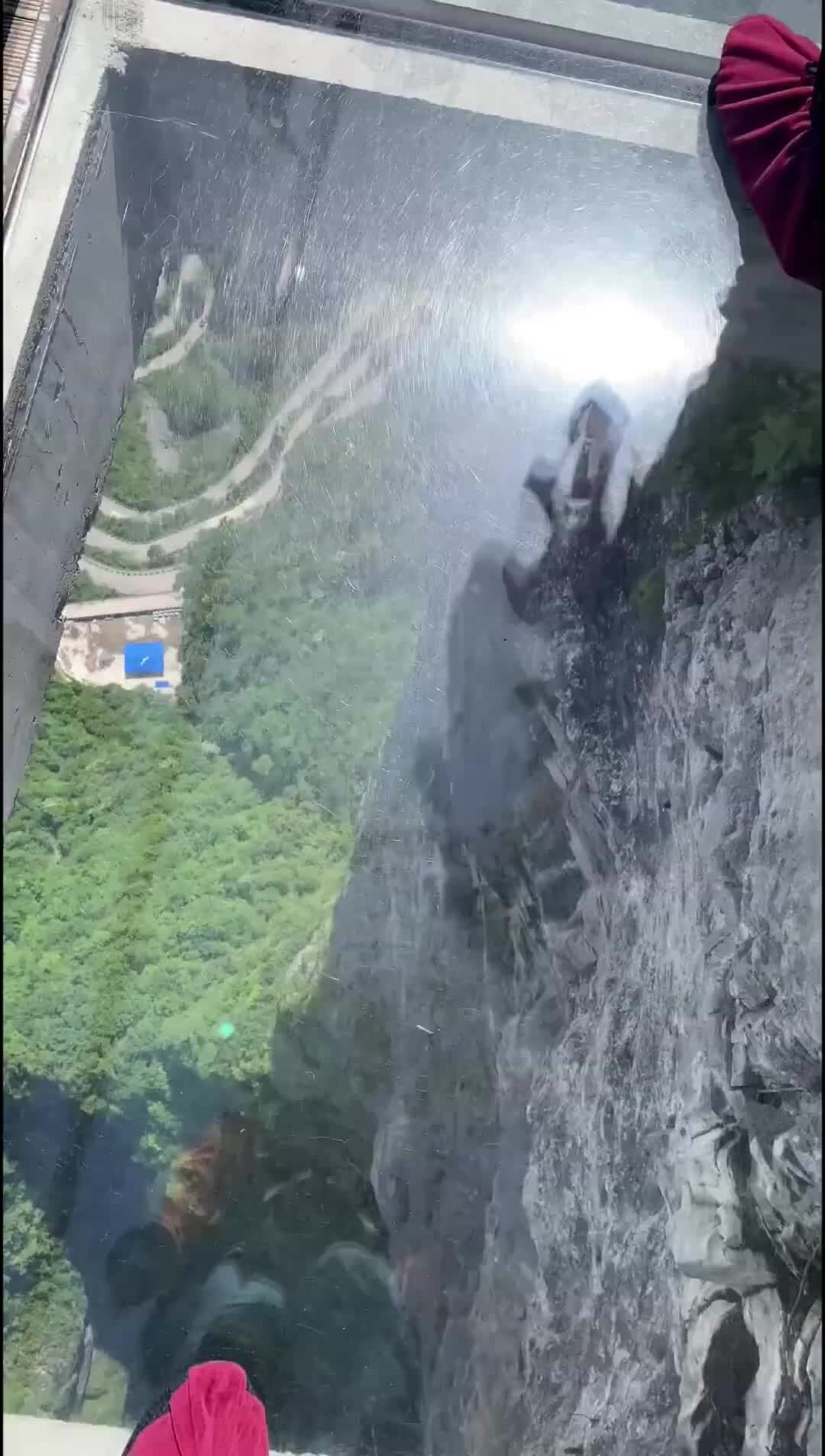 горная тропа хуашань. гора хуашань тропа. тропы в горах китая. гора хуашань тропа. гора хуашань тропа смерти.