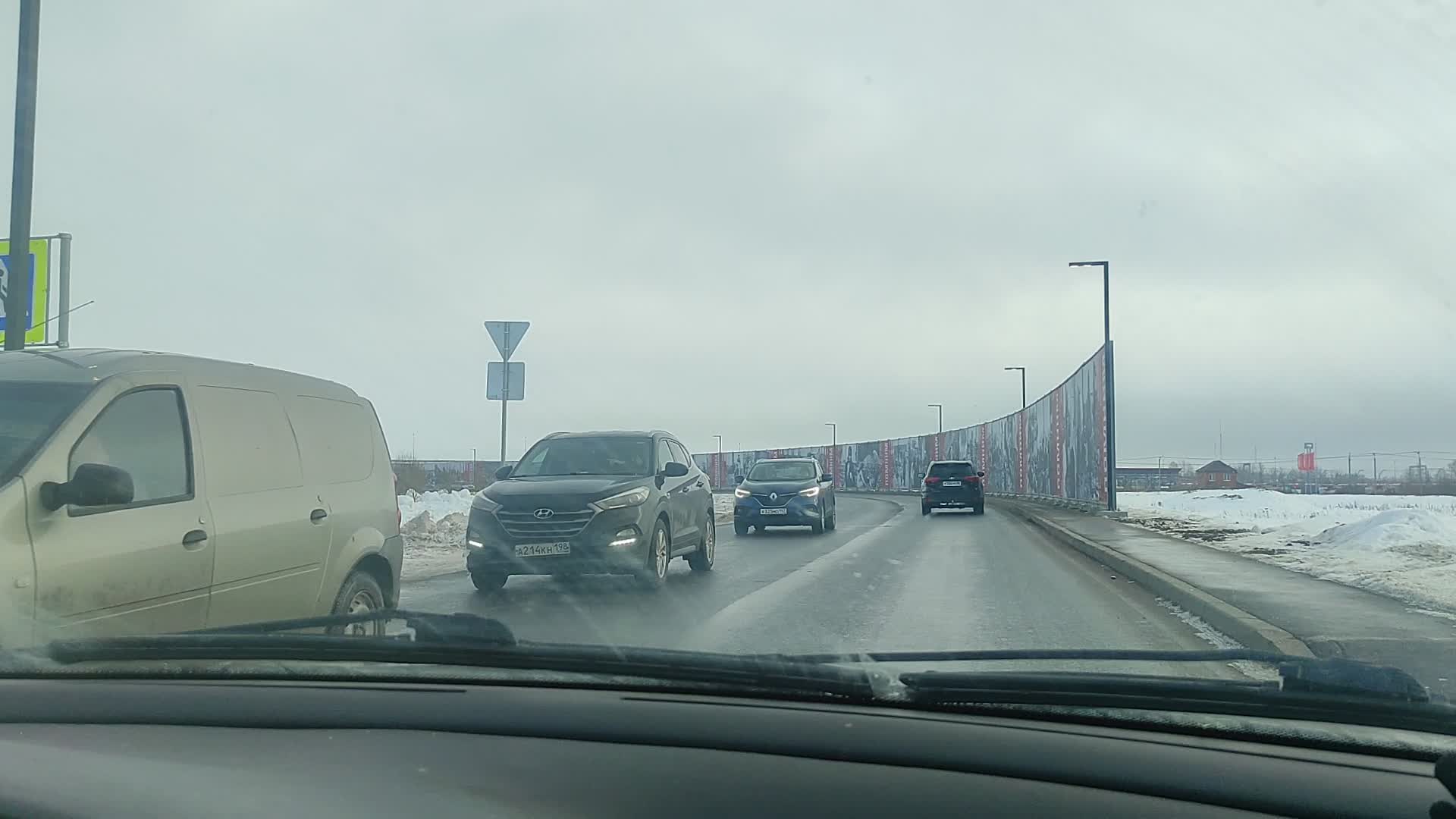 Педагог ведущий ребенка. Семейное образование дети с родителями. Некоторые дети не получили. Некоторые дети не получили. Учитель и ученик.