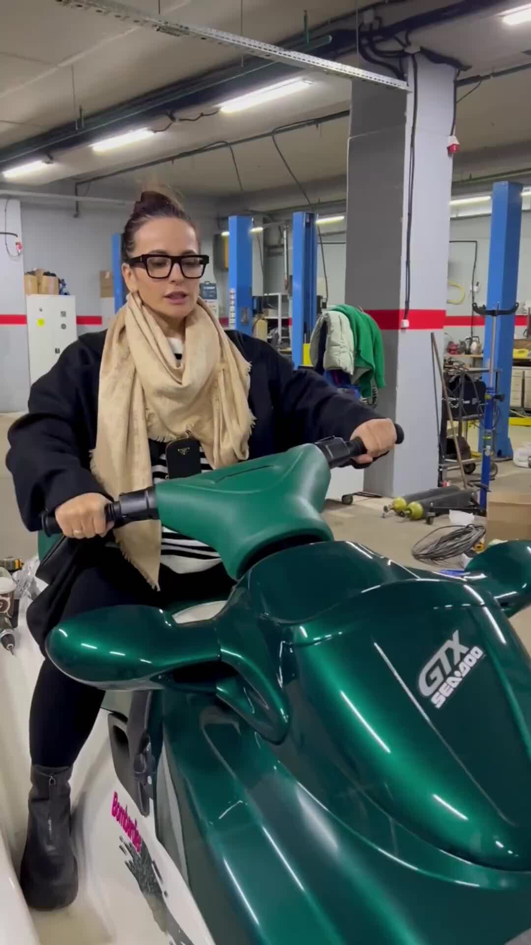 Marosha.nutty | Девушка в автосервисе | Возьмите на работу! | Дзен