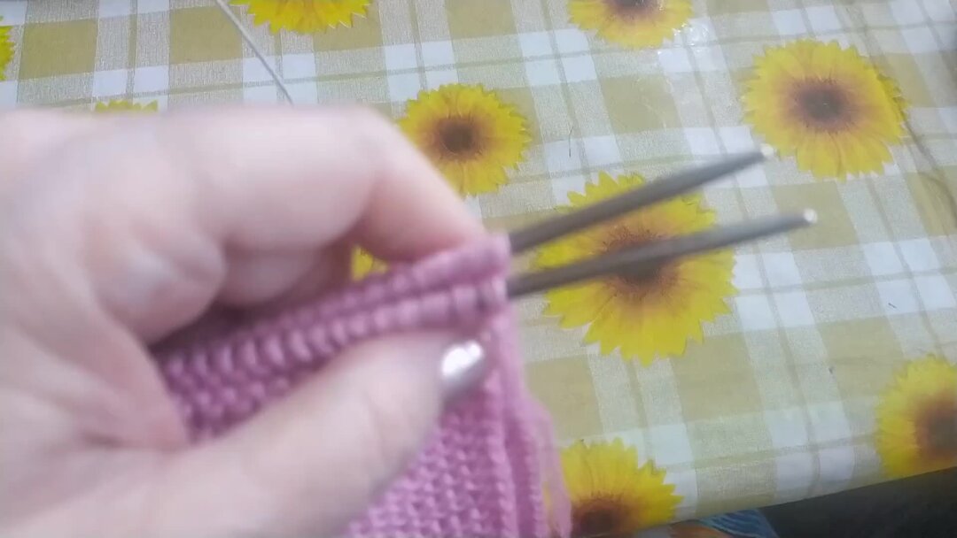 петля платочной вязки спицами. платочная вязка спицами. петли платочной вязки. чулочная вязка. петли платочной вязки.