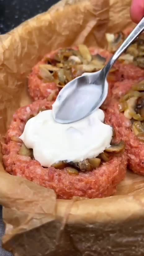 Сон мясной фарш сырой. К чему снится фарш мясной женщине. Сырой фарш. К чему снится мясо и фарш. Сырой фарш.