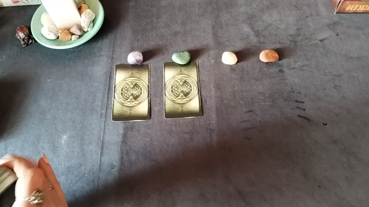 Как можно узнать пишет. Как узнать с кем переписывается человек в вк. Как узнать с кем общается человек в вк. Графология характер по почерку. Как проверить пунктуацию в ворде.