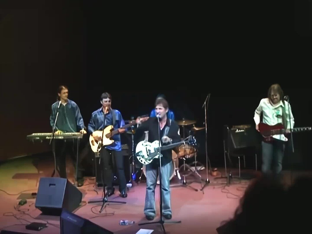 Лишь увижу тебя синяя птица. Синяя птица во дворце спорта в лужниках 1983 аудиокассета. Лишь увижу тебя синяя птица. Лишь увижу тебя синяя птица. Синяя птица во дворце спорта в лужниках.