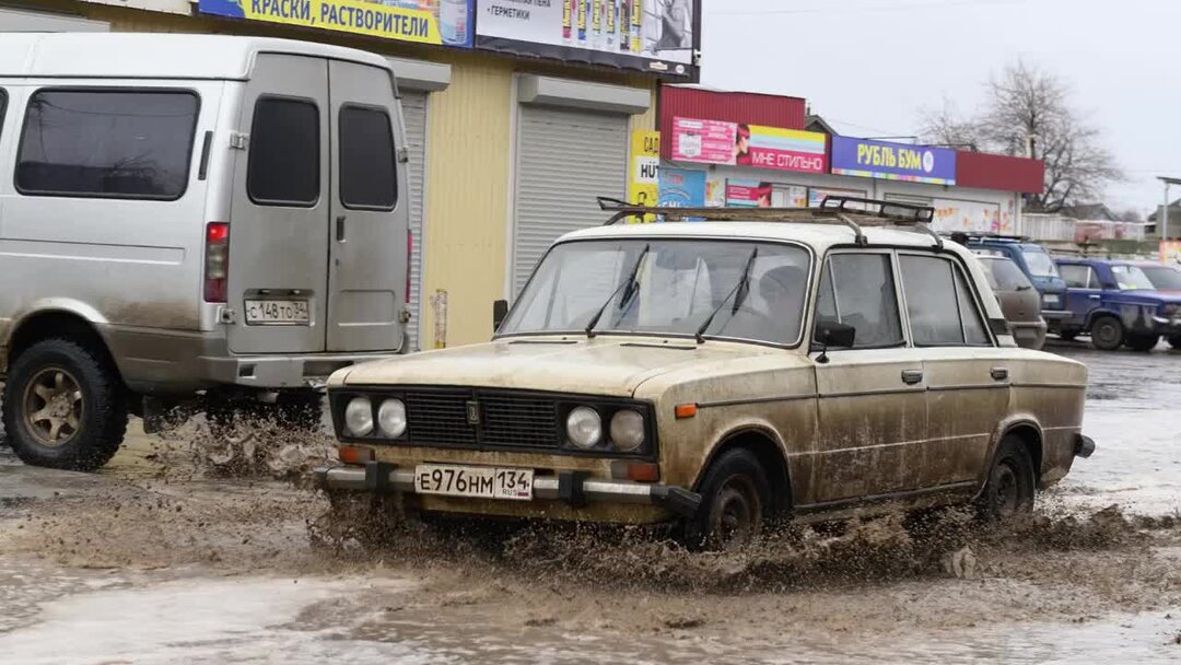 пробка машин. автомобильная пробка. пока машины стояли в. водитель в пробке. машина закипела.