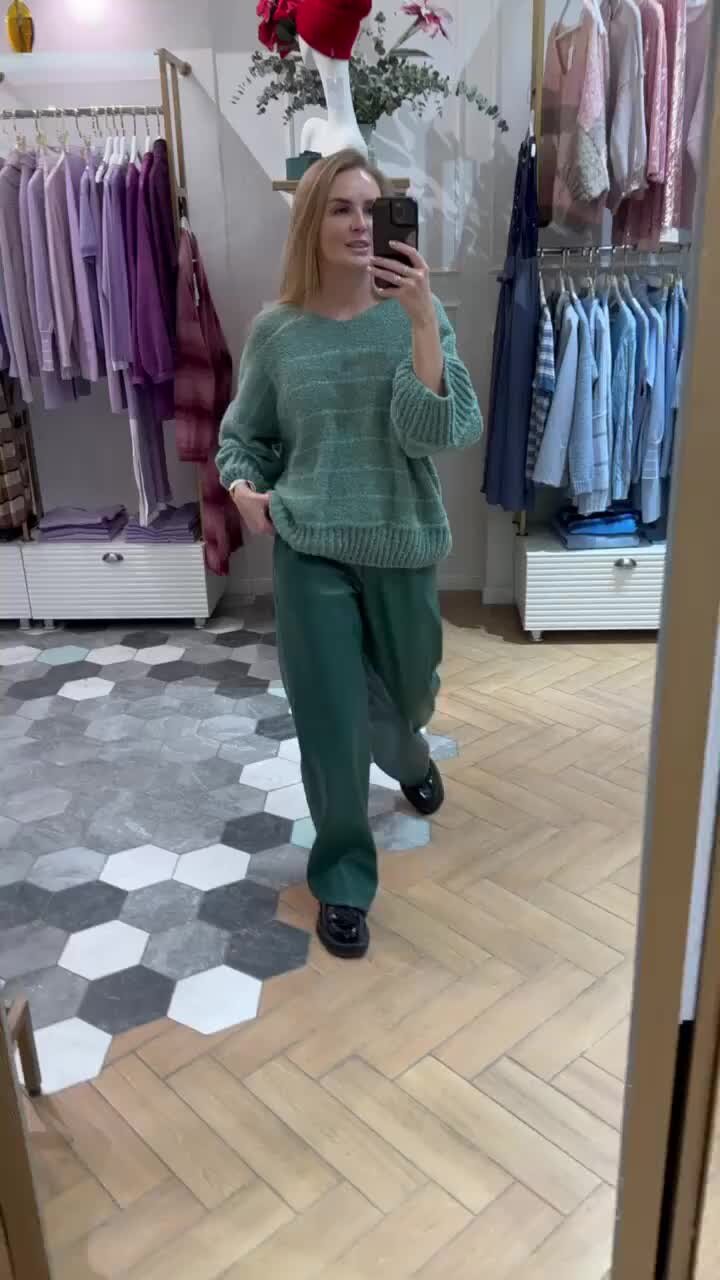 Примерка платья. Раскраски по теме одежда. Не хватает одежды. Тру стори троллфейс. Не хватает одежды.