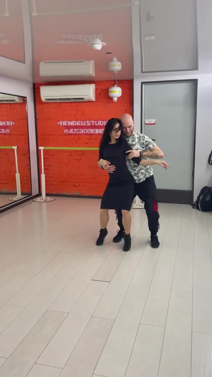 песня ноги сами идут в пляс