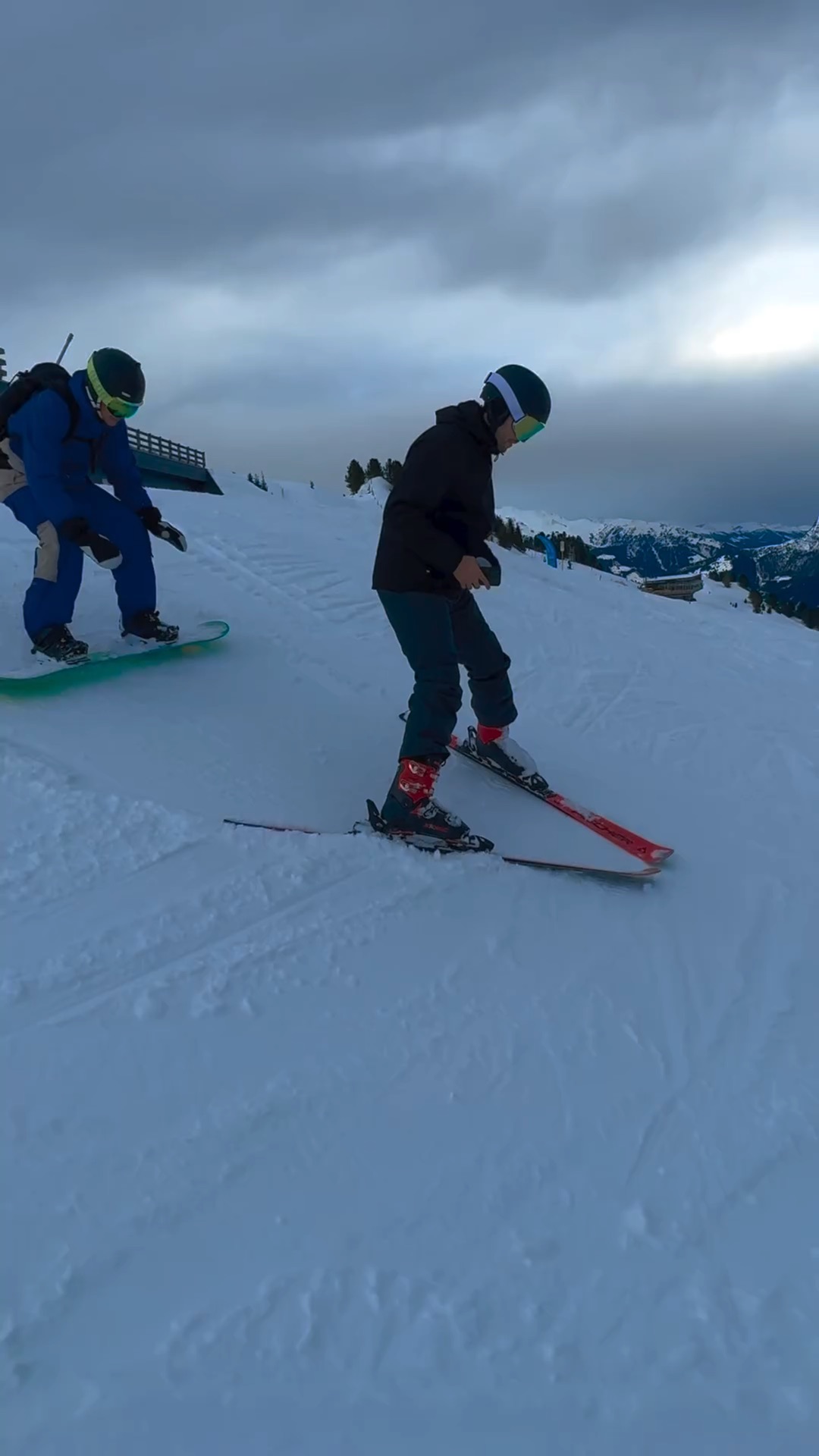 катание на горных лыжах для начинающих. горные лыжи обучение видео. начинающий горнолыжник. горные лыжи обучение видео. горные лыжи обучение видео.