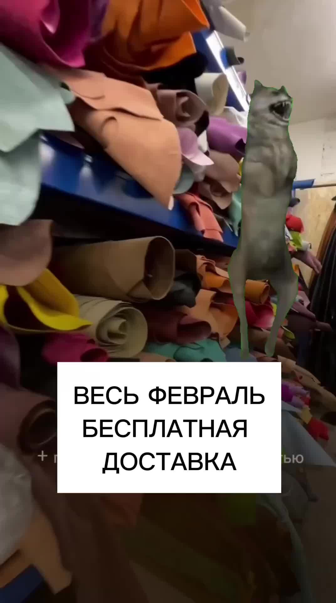 Доставщик деливери клаб. Доставщики санкт петербург. Грузчики. Баннер по доставке. Продавец в зеленой форме.