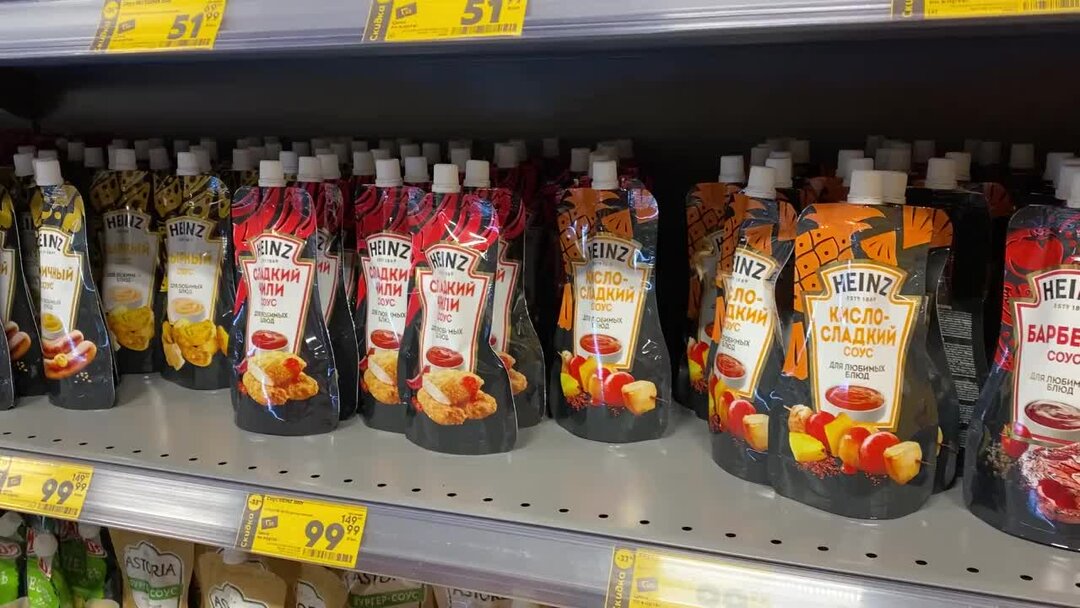 Выручай карта. Как потратить баллы в пятерочке. Списать баллы в пятерочке. Карта пятёрочки выручайка. Карта пятерочки с наклейками.