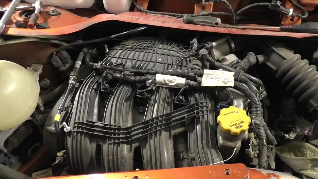 Лада Веста: 3 ошибки при замене свечей зажигания | Авто-маньяк | Дзен