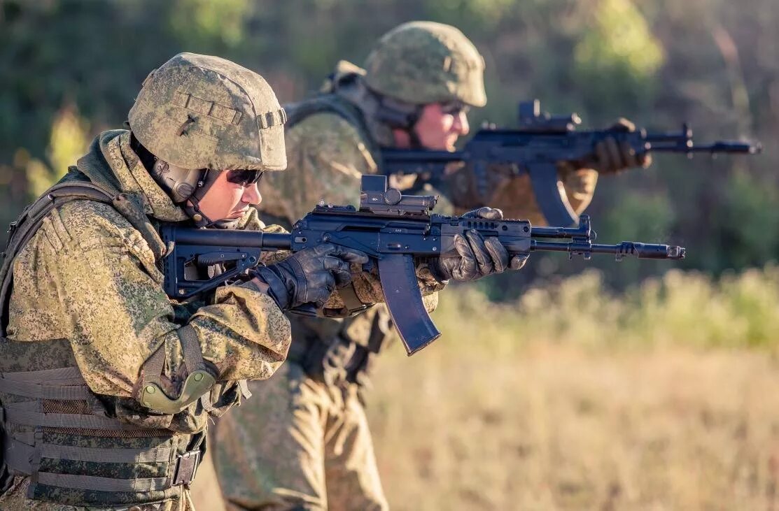 Российское мкао. АК-12 автомат. АК 12 Ратник. Автомат ак12 и Ратник. АК 12 2022.