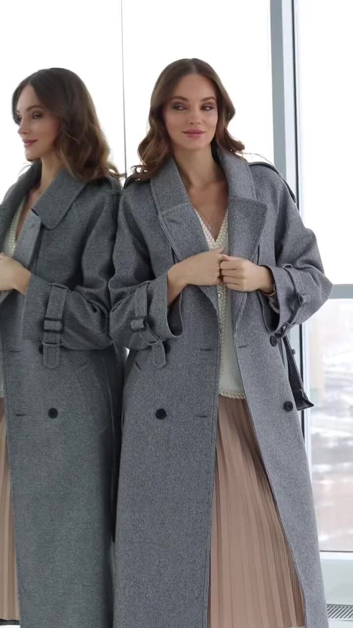 Пальто с прорезями для рук. Пальто с пелериной женское. Пальто в виде накидки. Пончо кейп накидка. Пальто пончо женское.