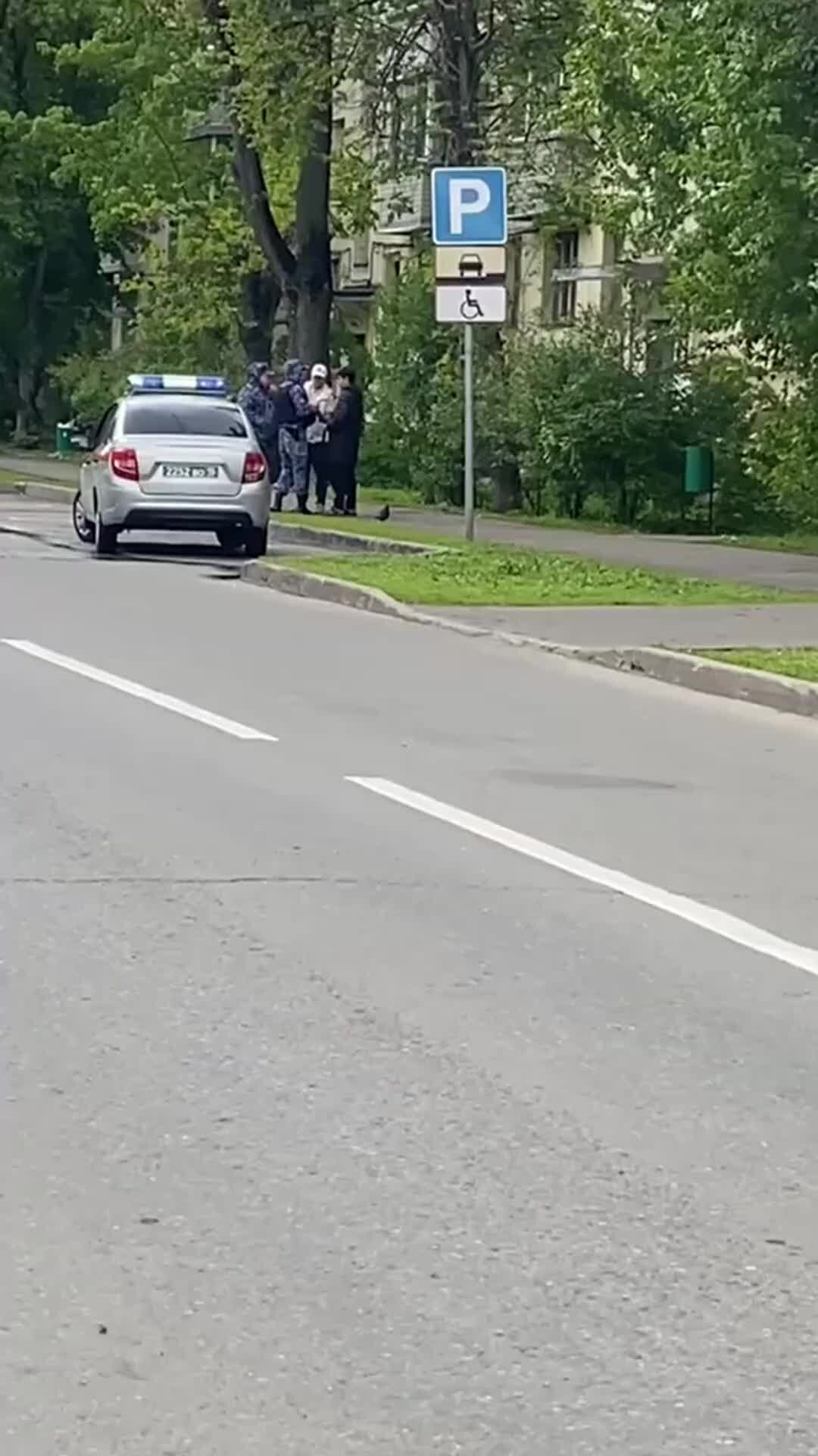 Хакнем | В районах Москвы проверяют документы у жилых домов. Проверка может  быть возле дома, магазина или на улице | Дзен