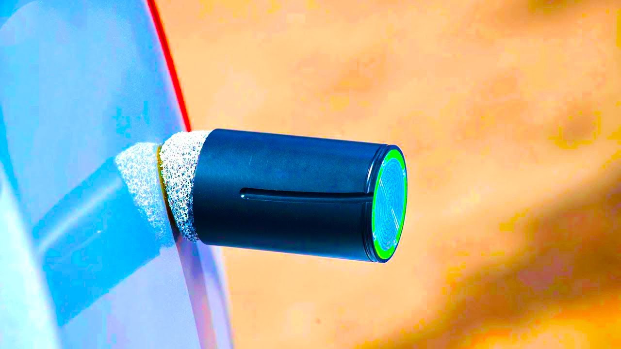 Зажигалка пятерочка. Взрыв зажигалки в руке. Разлетелась зажигалка. Разлетелась зажигалка. Как взорвать зажигалку.