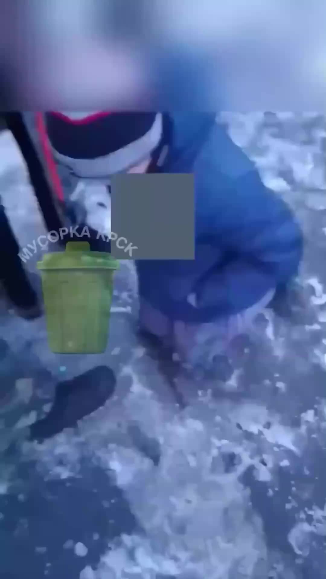 Школьницы целуются Lenta.RU