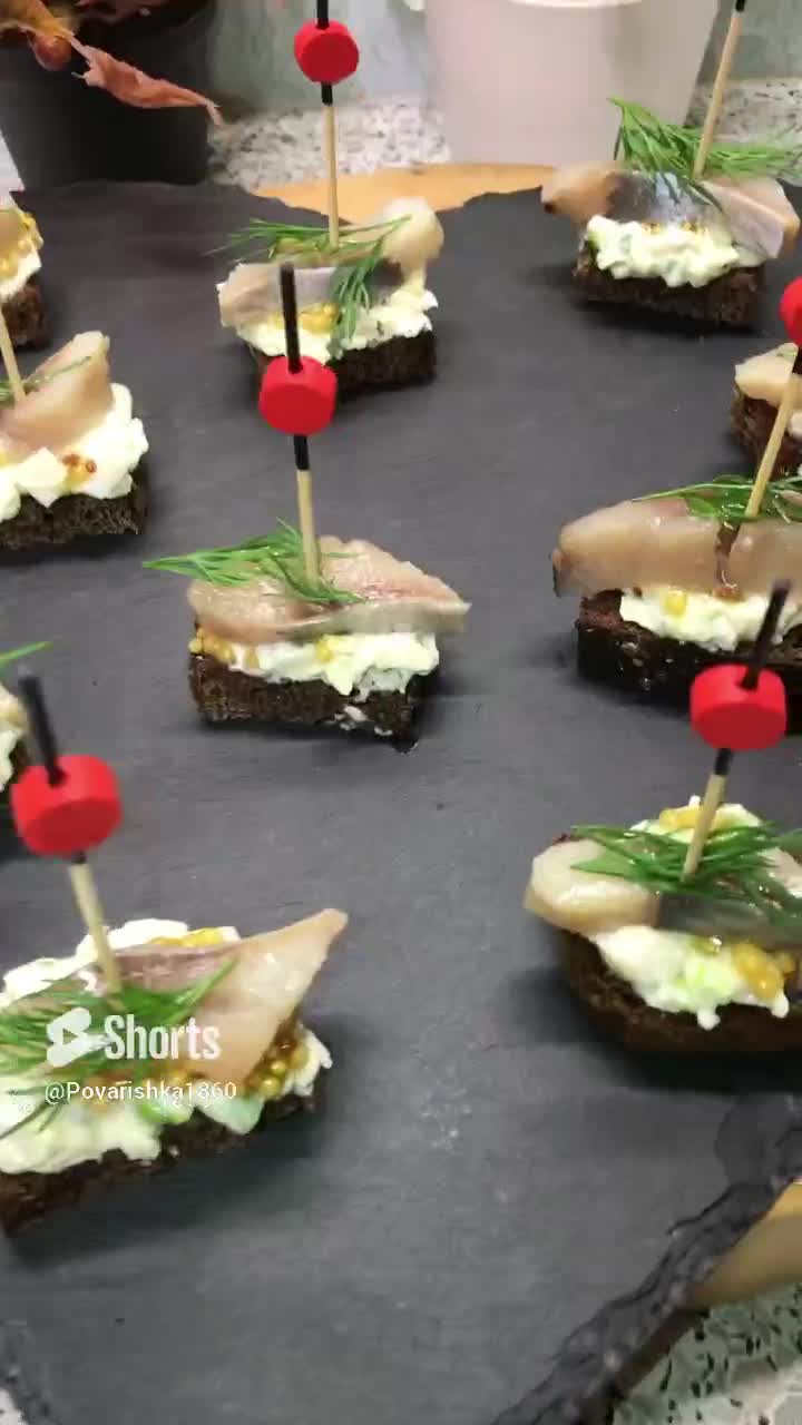 лёгкие закуски на скорую руку. баклажаны павлиний хвост закуска. закуска павлиний глаз. быстрая легкая закуска на праздничный стол. необычные холодные закуски.