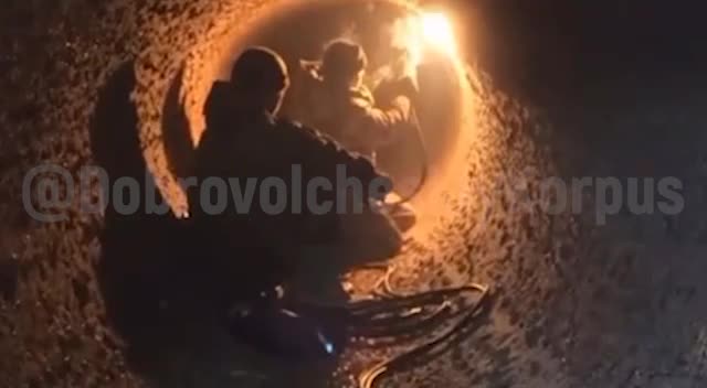 пленные азовцы в мариуполе. поенные российские военные. украина-украинские пленные. механизированная пехота. пленные солдаты всу азов.