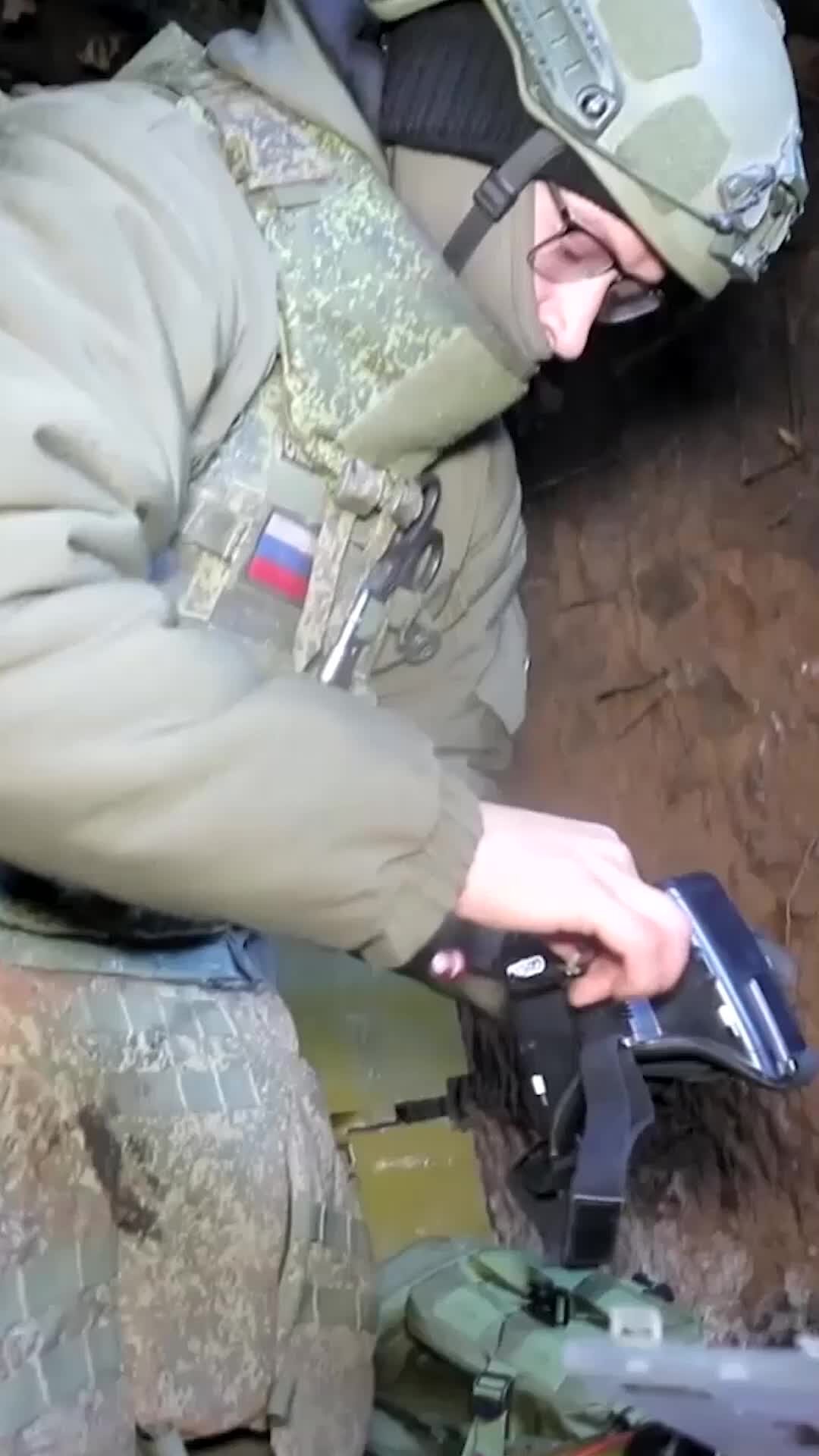 Fpv оператор вакансии. Пилот дронов. Квадрокоптер и оператор. Оператор дрона бпла. Бпла fpv.