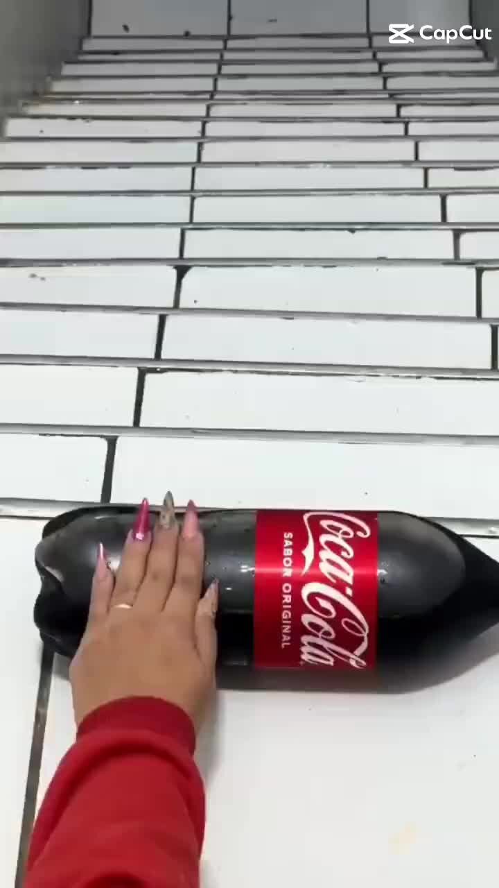 Как называется песня кока колы. Как называется песня кока колы. Как называется песня кока колы. Coca cola трек. Coca cola компания.