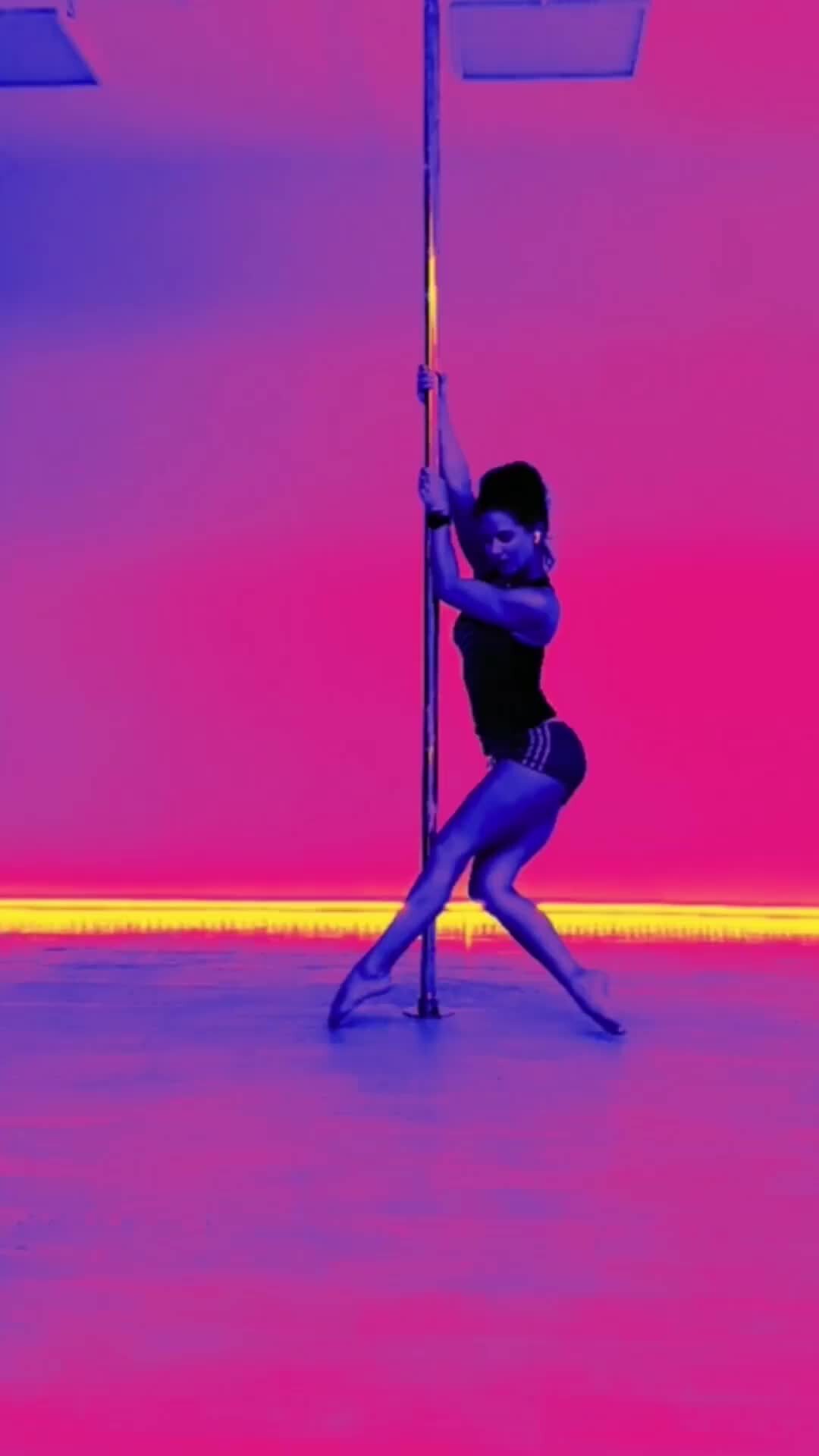 Школа пилоне Pole Dance