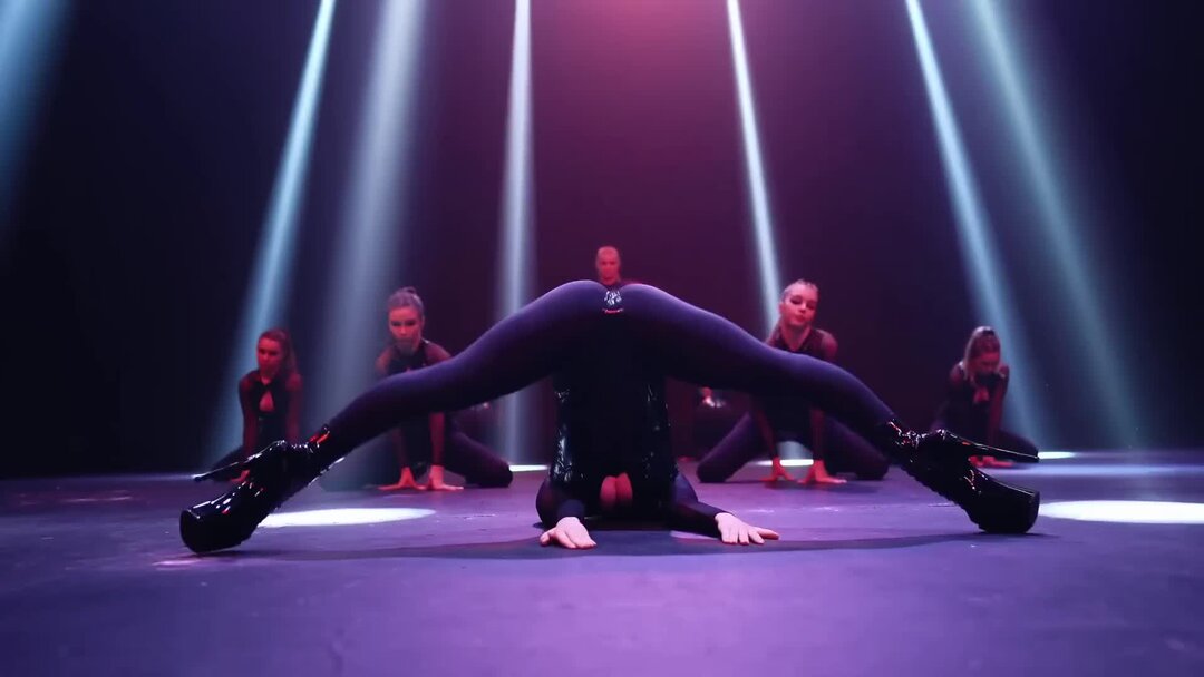 артур и лаисса. красивые танцы в паре. красивый танец под красивую песню. ютуб танцы. аргентина танец танго.