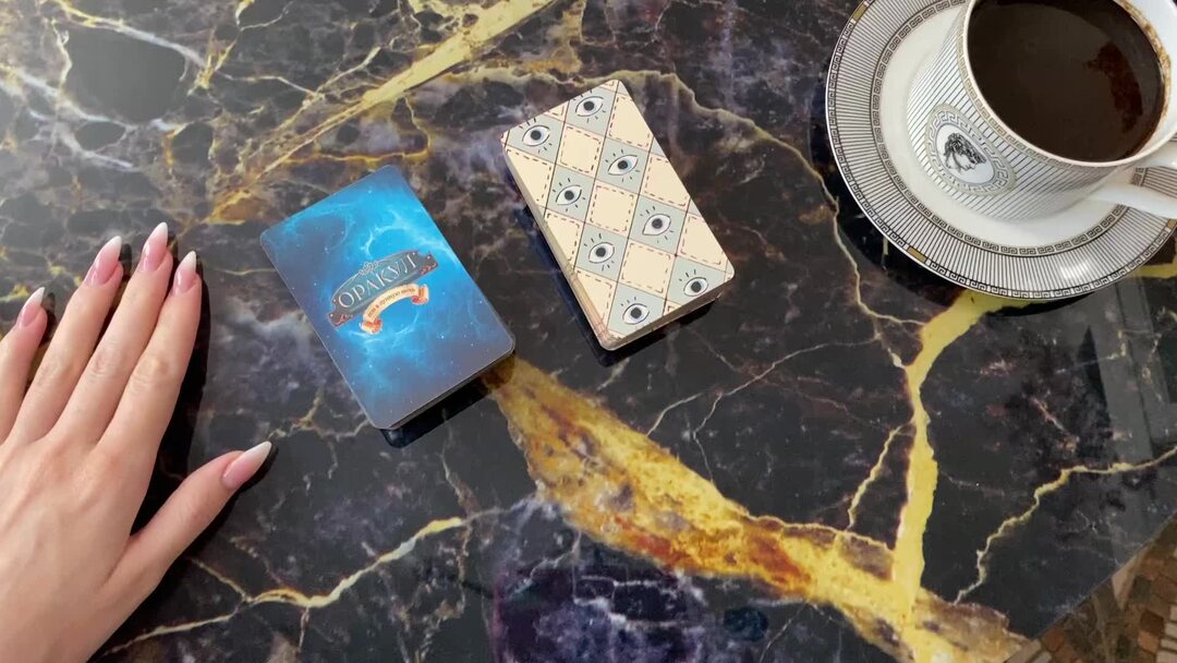 Погадать на месяц