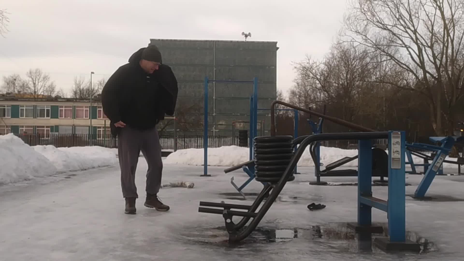 определить давление книги на стол. задачи на килограммы 1 класс. сколько лежат в килограмме лежат. задача масса ящика с яблоками. 2 т лежит на земле.