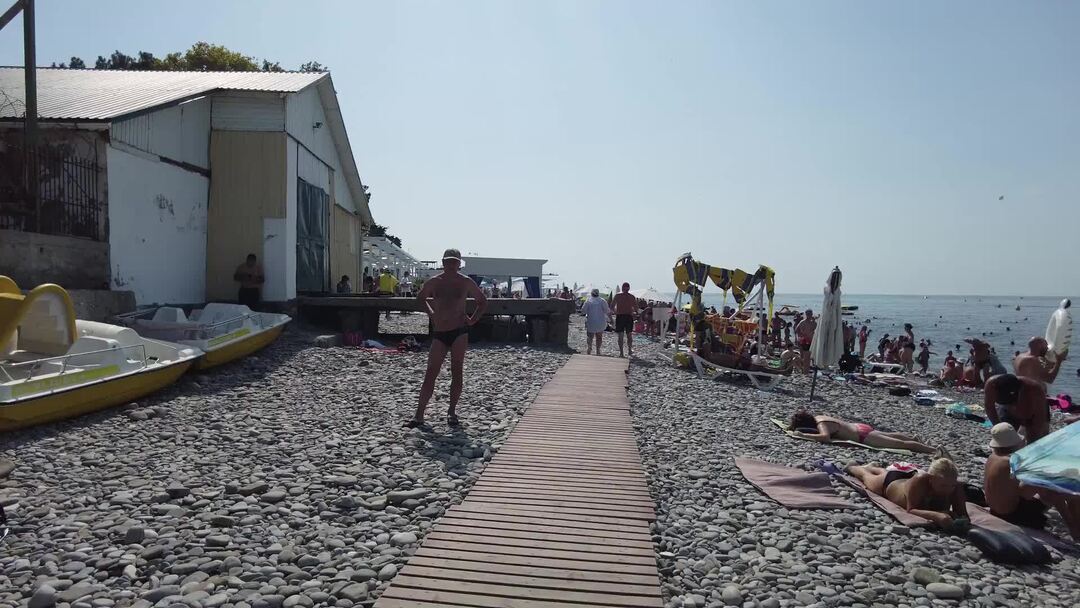 Погода в лазаревском в реальное время. Погода в лазаревском. Погода в лазаревском в реальное время. Погода в лазаревском в реальное время. Размыло пляж в лазаревском.