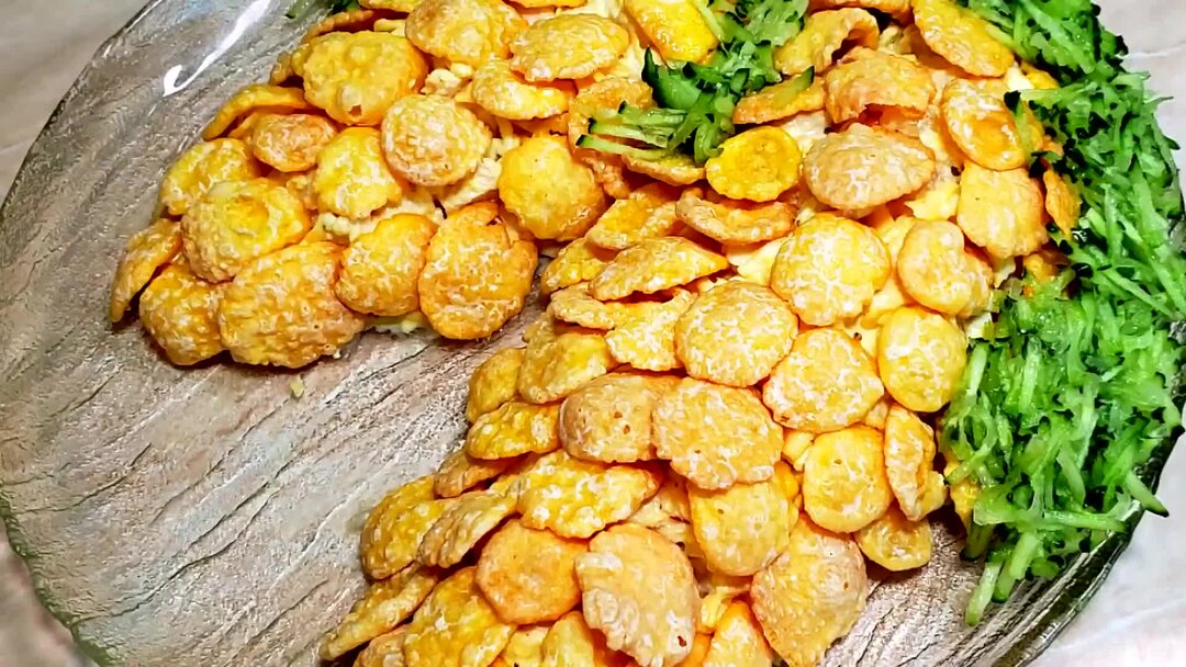 салаты. салаты на праздничный ст. красивые салаты на день рождения. красивые салаты. красивые и вкусные салаты.