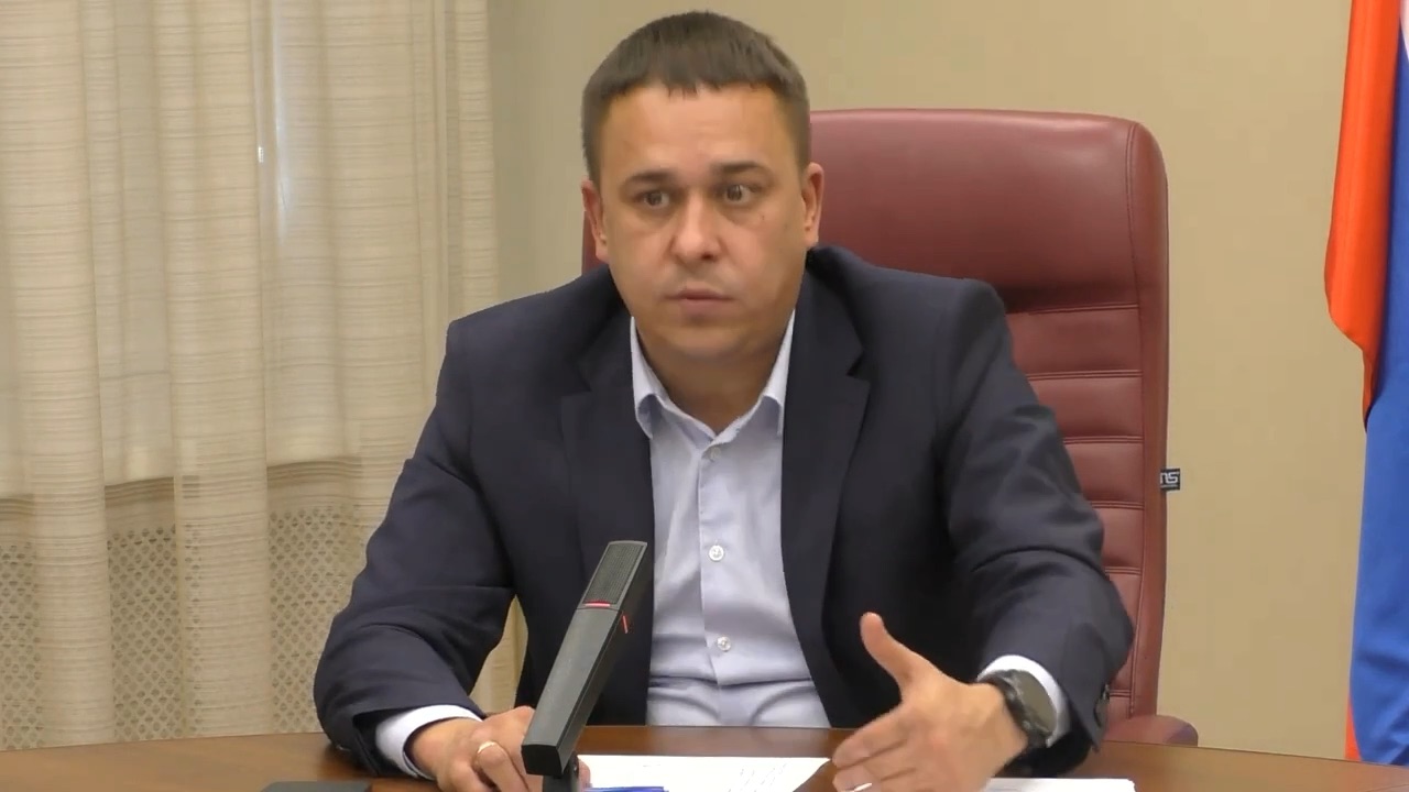 Депутат ульяновска айрат. Сенатор ульяновской области гибатдинов. Депутат гибатдинов ульяновск. Айрат гибатдинов ульяновск. Гибатдинов сенатор.