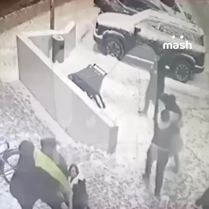 Настасья самбурская и ее брат в детстве. Ее братья родителям. Ее братья родителям. Братья пономаренко возраст. Семья клавы коки братья и сестры.