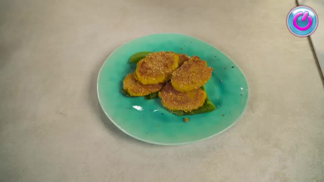 Куриная котлета грамм. 100 грамм котлет на весах. 100 грамм котлет. 100 грамм котлет. Вес котлеты.