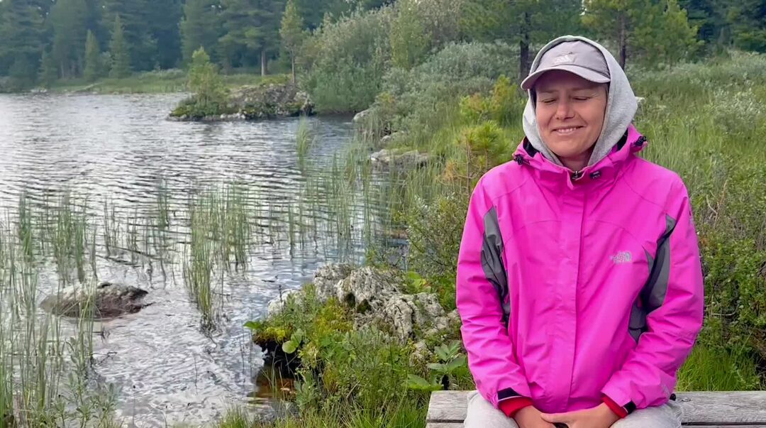 Ретрит на алтае. Джумалинские источники республика алтай. Ретрит горный алтай. Йога на красной поляне сочи. Ретрит на алтае 2024.