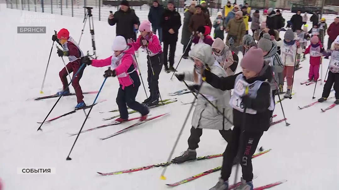 Сдать одежду брянск. Комиссионный магазин одежды кемерово. Отдам вещи. Поношенная одежда магазин. Сдать одежду брянск.