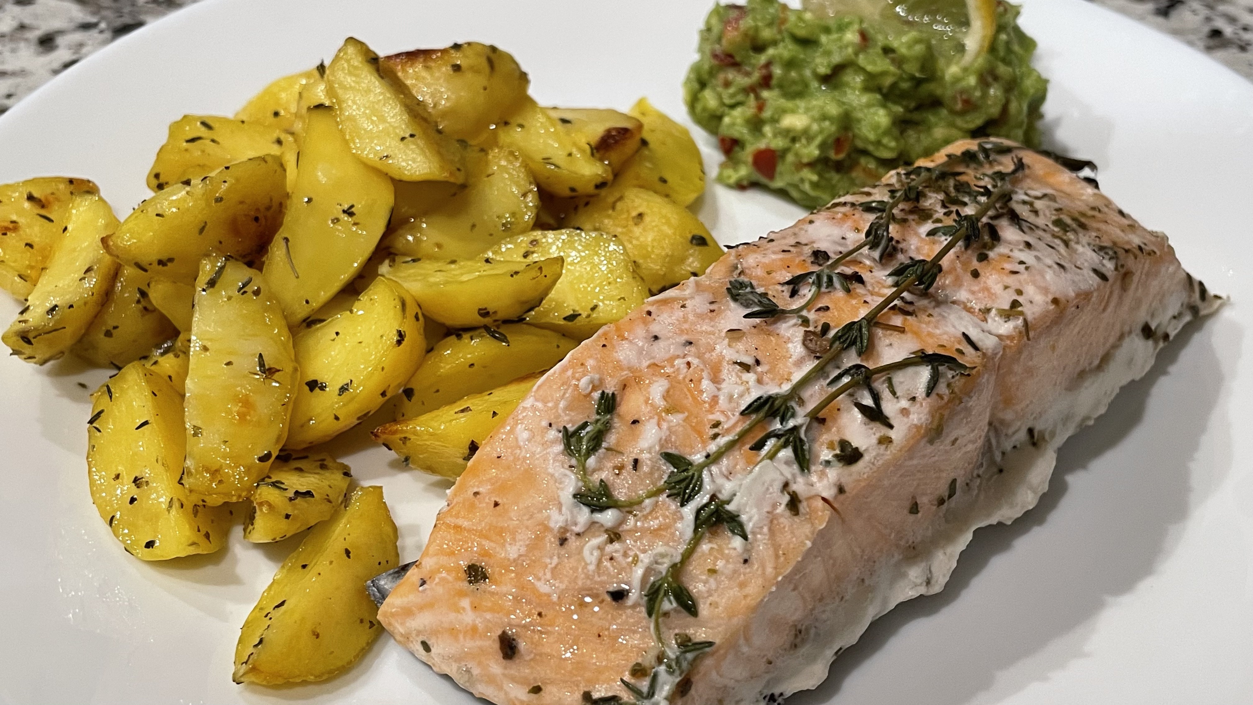 гарнир к лососю. лосось в медово-горчичном соусе. форель фламбе. вкусный лосось. форель карельская запеченная.