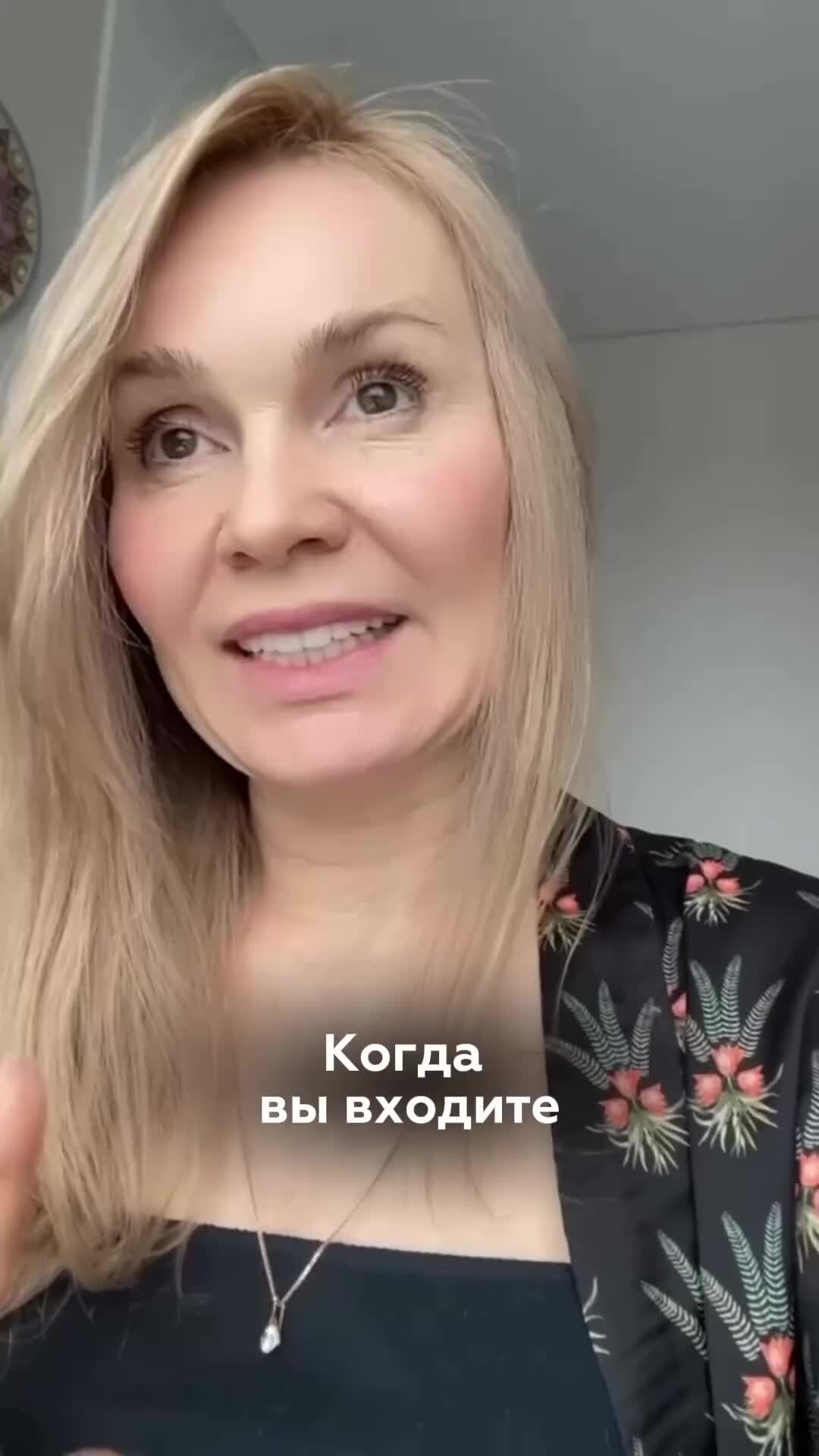 Решить на раз два. Вероятность выпадения хотя бы одного. Монетку бросают три раза. На раз два сели текст. Вероятность хотя бы один.