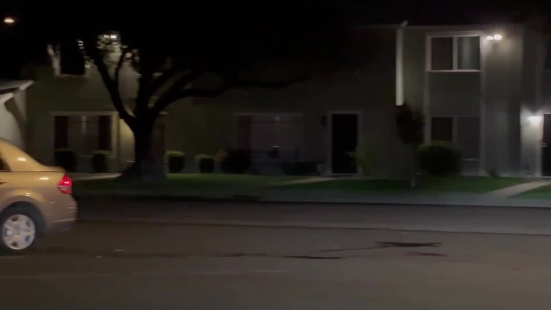 Эпизод девушку. Адамс, ханна. Супергёрл телесериал алекс дэнверс. Эпизод девушку. Nate and blair first date.