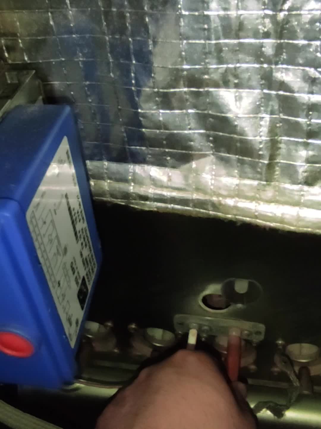 Газовая горелка с огнем. Какое пламя должно быть в котле. Какое пламя должно быть в котле. Температура горения пропана в газовой горелке. Анализатор пламени горелки газового котла.