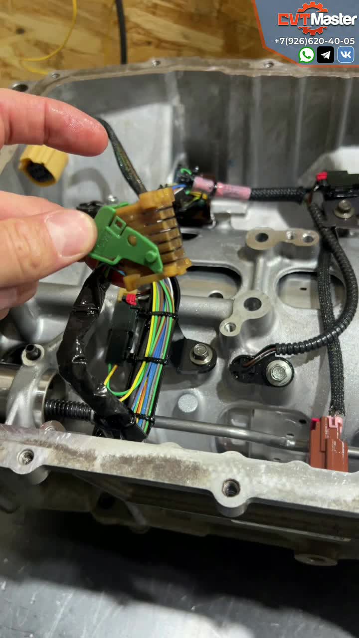 Наручные часы в разборе. Разобрать стиральную машину самсунг. Разбор сверлильного патрона. Как разобрать колонку aocis снять радиатор. Разобрать док-станцию наушников y-30.